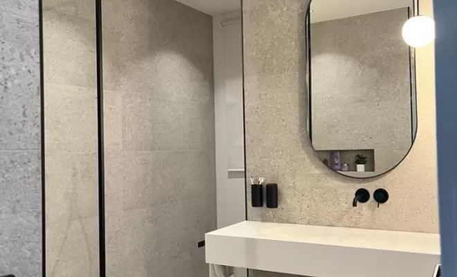 Mise en place des corps encastrés (douche et lavabo)